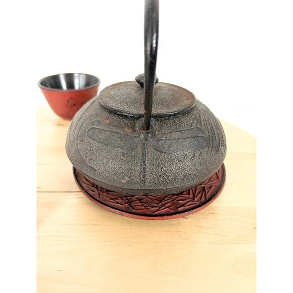 Cast Iron Japanese Tea Set with Dragonfly Motif 24 oz.:  Pot Trivet 2 Tea Cups - Picture 6 of 11